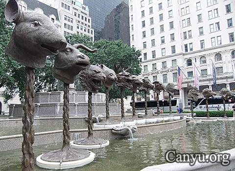 2011年春在纽约街头展出的艾未未《十二生肖》青铜兽首雕塑即将在台北展出