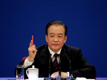 中国总理温家宝在北京人大会堂发表演讲，2011年03月14日。