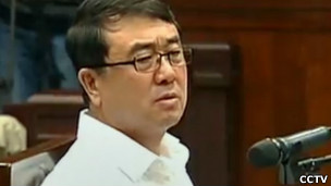 检察官称王立军主动投案且有揭发他人的立功表现，应被轻判