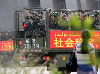 2014 年6月，中国新疆加强维稳力量