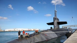 此时无声胜有声，美国海军内华达号战略核潜艇现身关岛