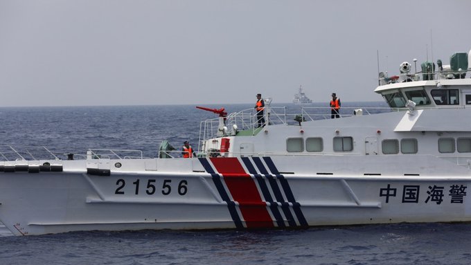 中国海警登检台游轮