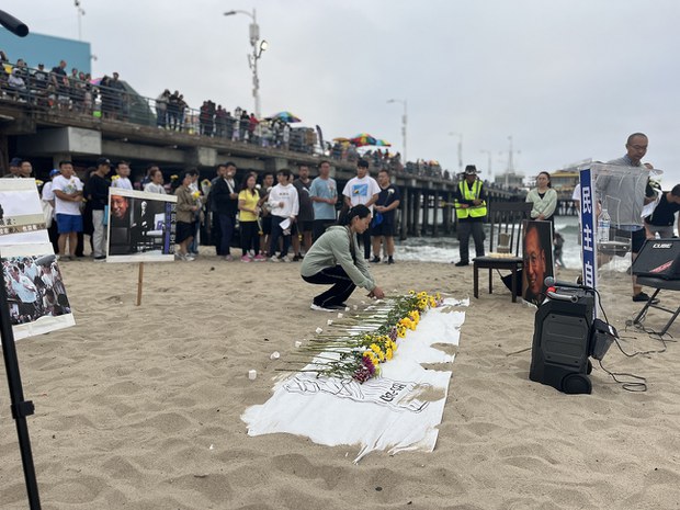 刘晓波逝世七周年　洛杉矶民众举行海祭