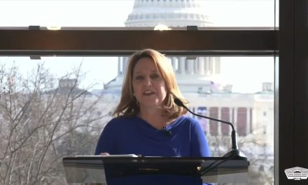 美副防长：不想胁迫或强制中国 而是以实力保和平