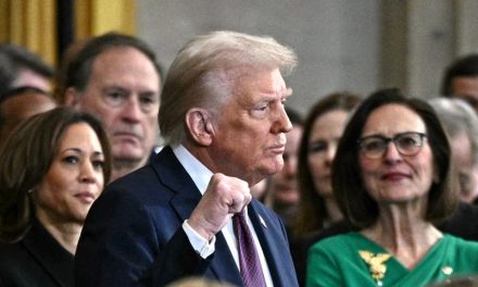 特朗普上任首日签署总统令可能过百，“三把火”集中在通胀、移民和关税