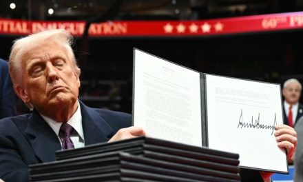 特朗普准备对中国商品加征10%关税，美国人怎么看？