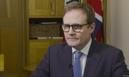 前英国安全大臣图根哈特：中国发动攻击的规模惊人，DeepSeek会因中共的控制而毫无用处