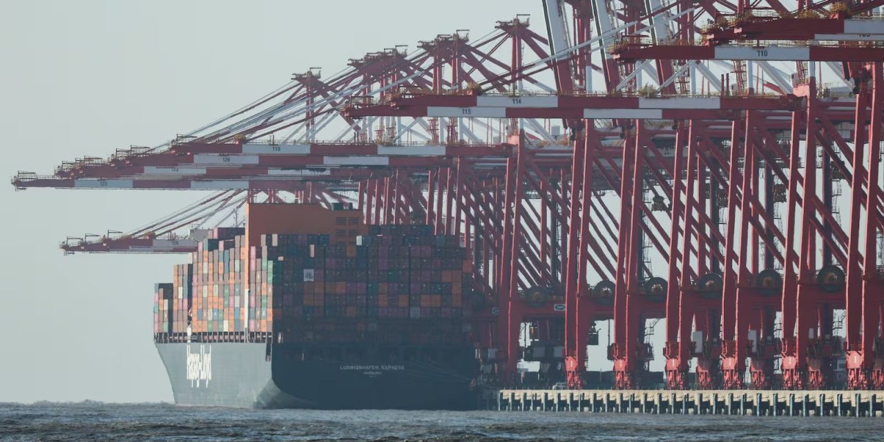 美对中叠加关税 中国反击宣布对美加征34%关税 特朗普：中国出错招