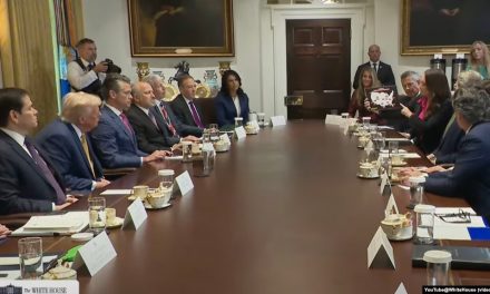 特朗普政府将禁止中国公民和其他外国敌手购买美国农田