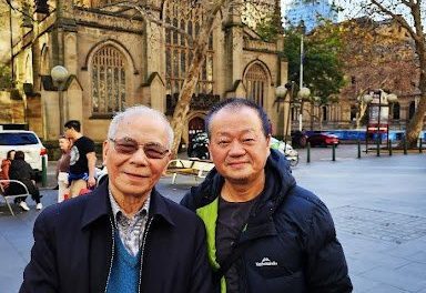 何与怀：欧阳昱博士：在澳大利亚文坛的一个神奇的存在