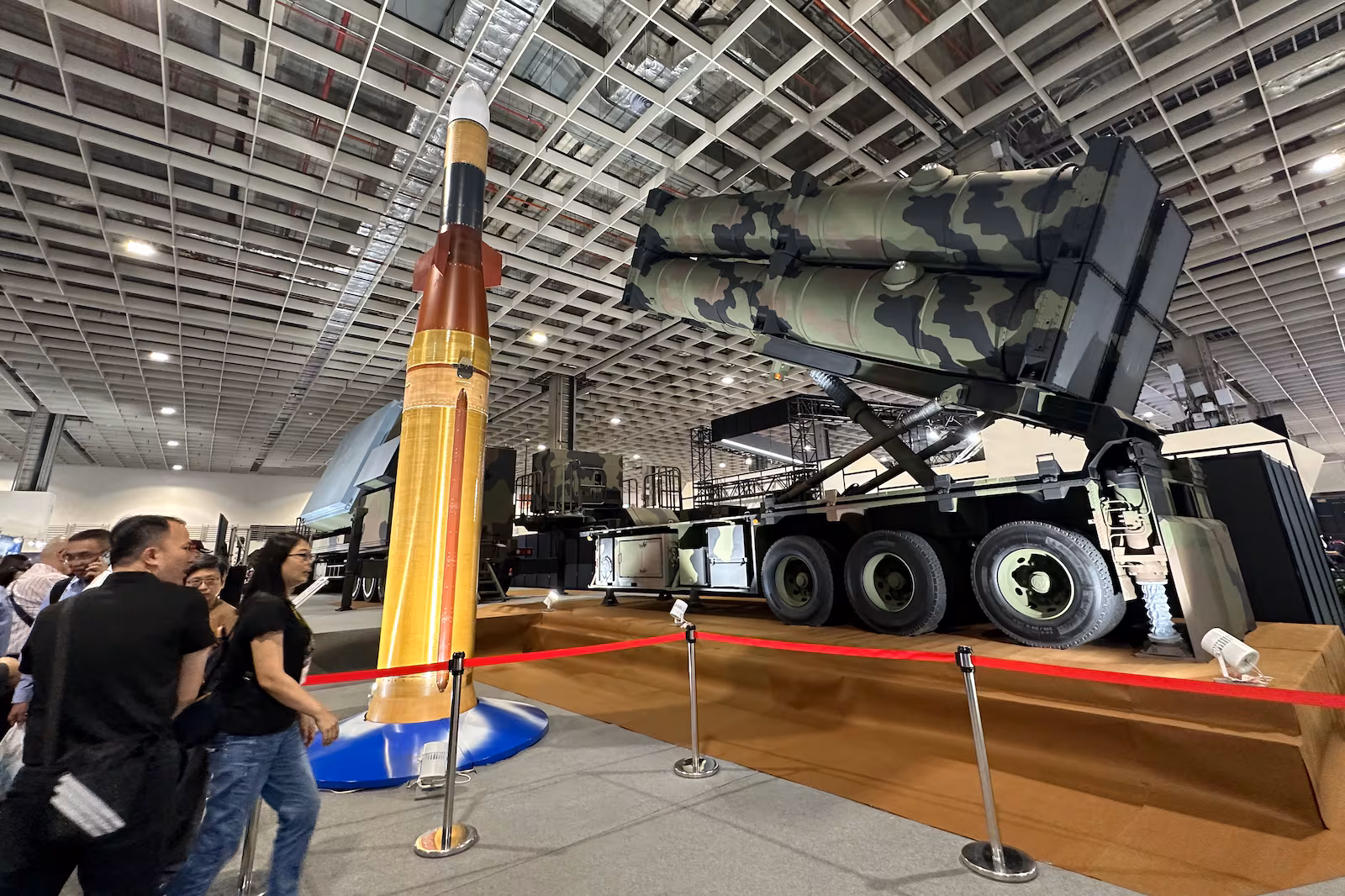 台北国防展 “强弓飞弹”拦截范围超越爱国者 台美合作无人载具亮相