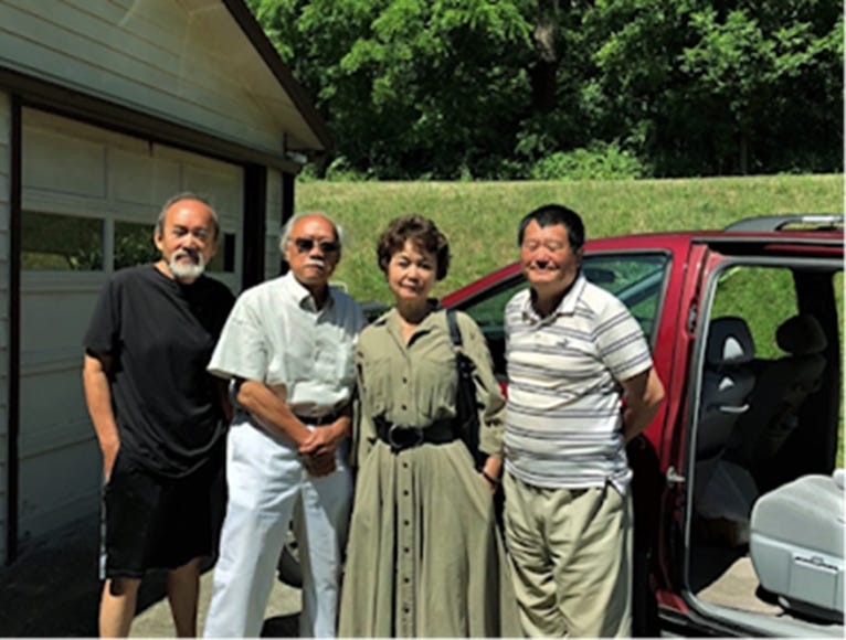 北明：《四叶草》后记