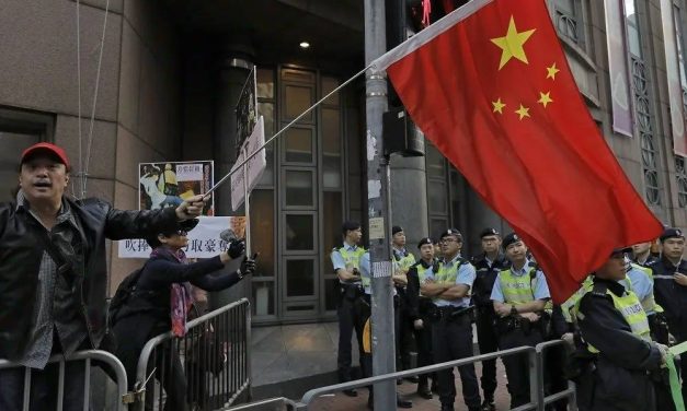 梁慕嫻：從 [港澳工委]到 [香港工委]——香港的總管機構