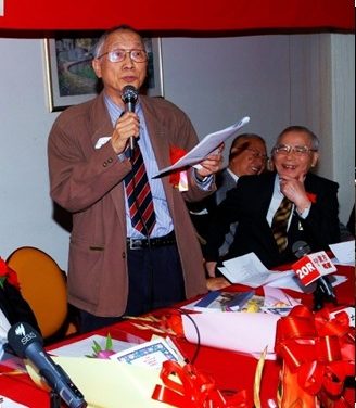 何与怀：你已尽履世途，安返天家——悼念老友陈耀南教授