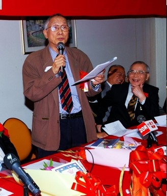 何与怀：你已尽履世途，安返天家——悼念老友陈耀南教授