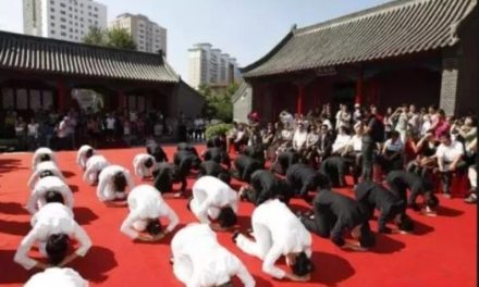 勿鸣：礼制仪轨下的视觉驯服与人格奴化——中国腐朽落后的权力等级政治文化溯源